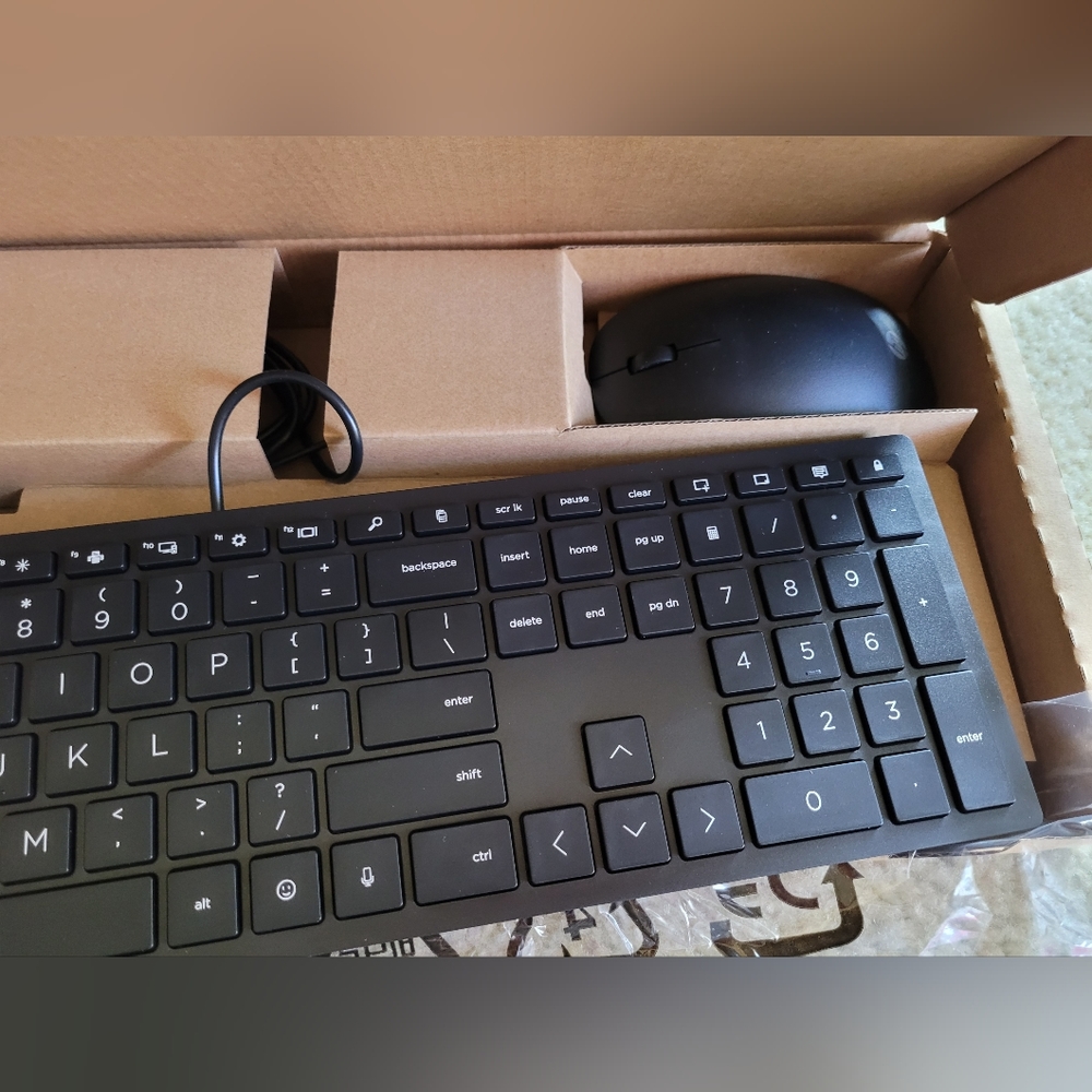 Keyboard - Picture 2 of 12